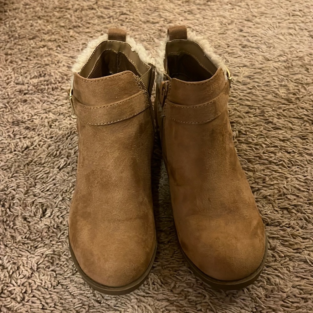 Suede booties youth.